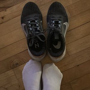 Well Worn Size 8 nike women running Sneakers. I have run over 400 miles in these